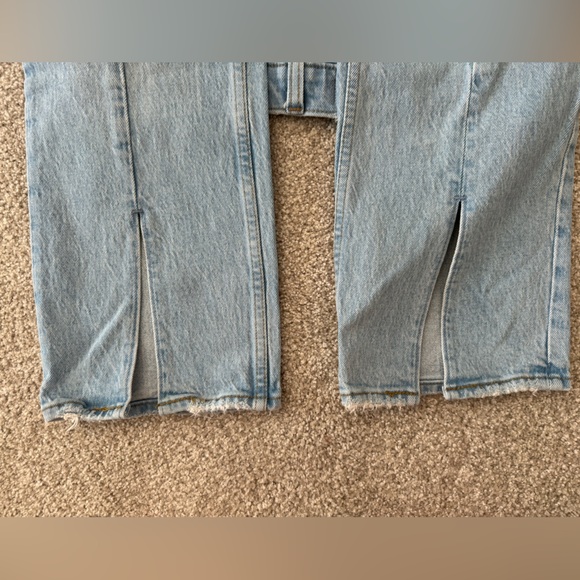 Abercrombie 90’s Straight Ultra High Rise with Split Hem - Picture 5 of 5